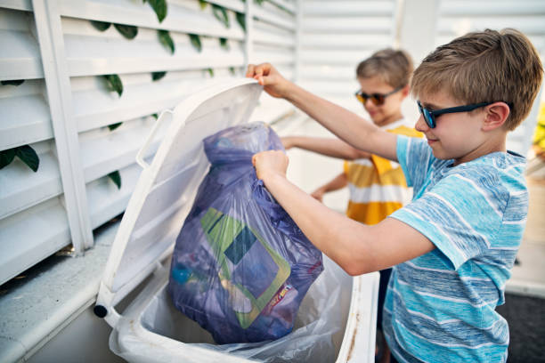 Best Yard Waste Removal  in Oakdale, MN